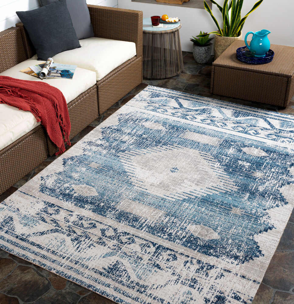 Huntington Beach Cream/Navy Machine Woven Rug - roomscene