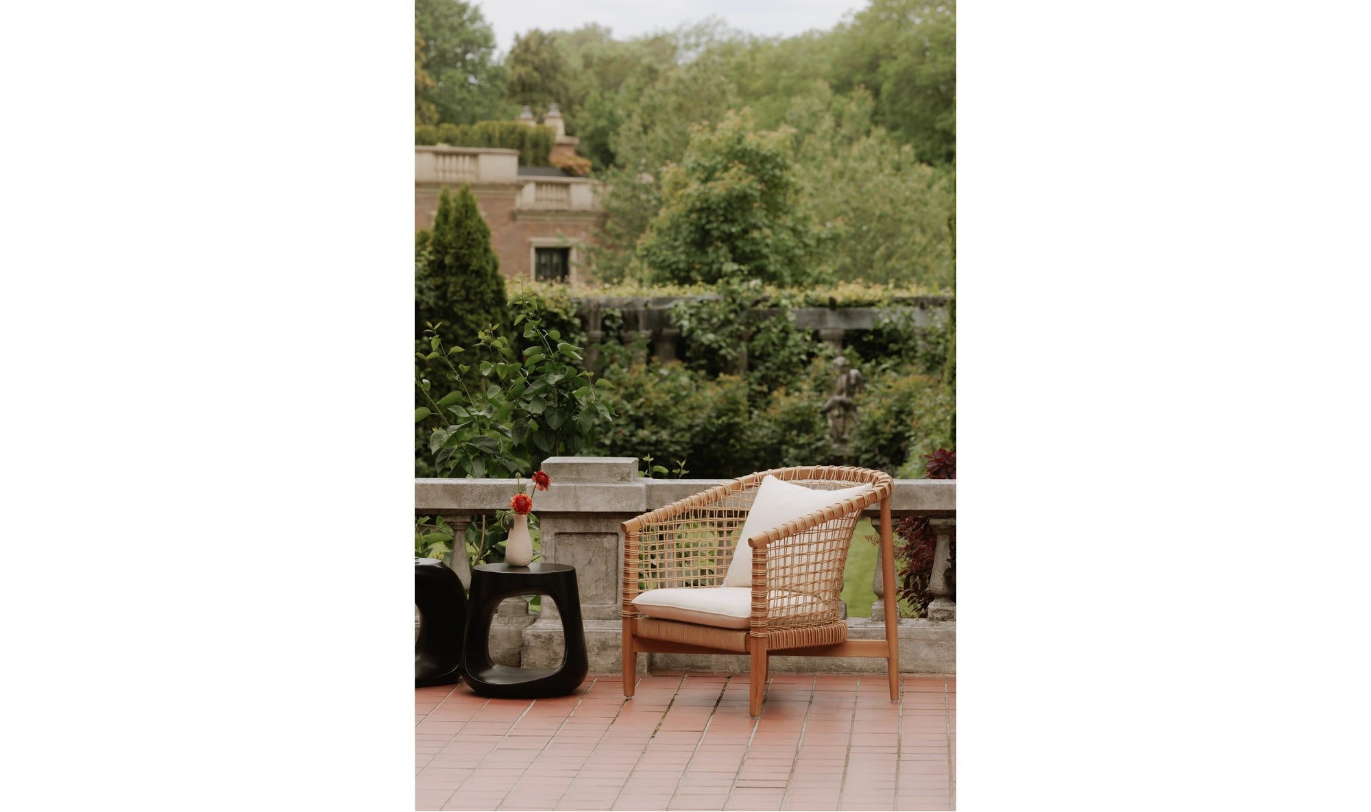 Kuna Outdoor Lounge Chair White by Moe's Home Collection - view 7