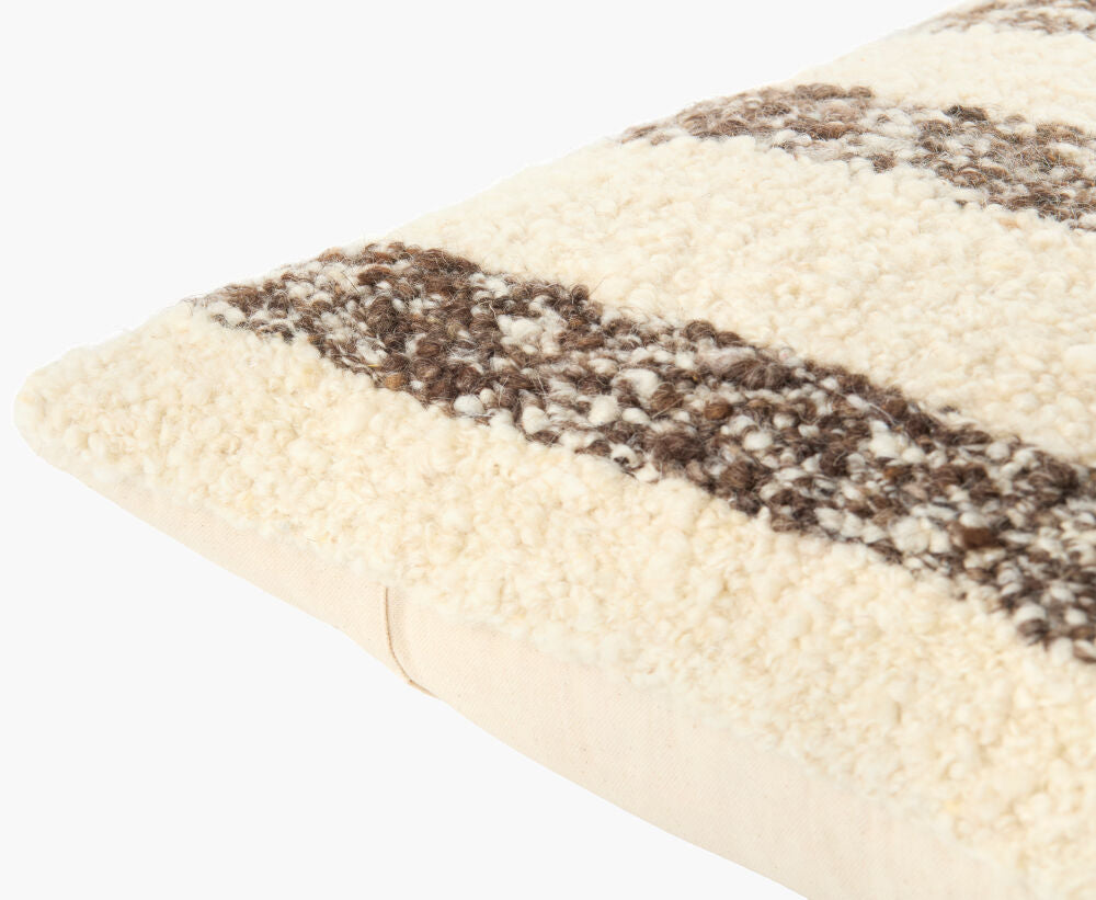 Kavre Accent Pillow KVRE-002 - corner