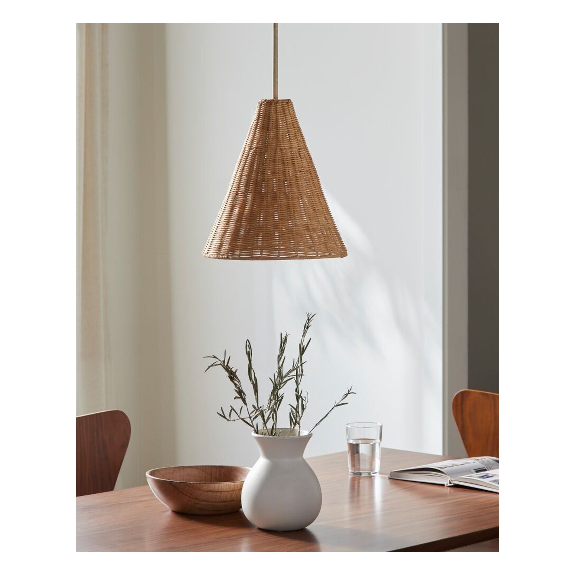 Loudun Pendant - styleshot