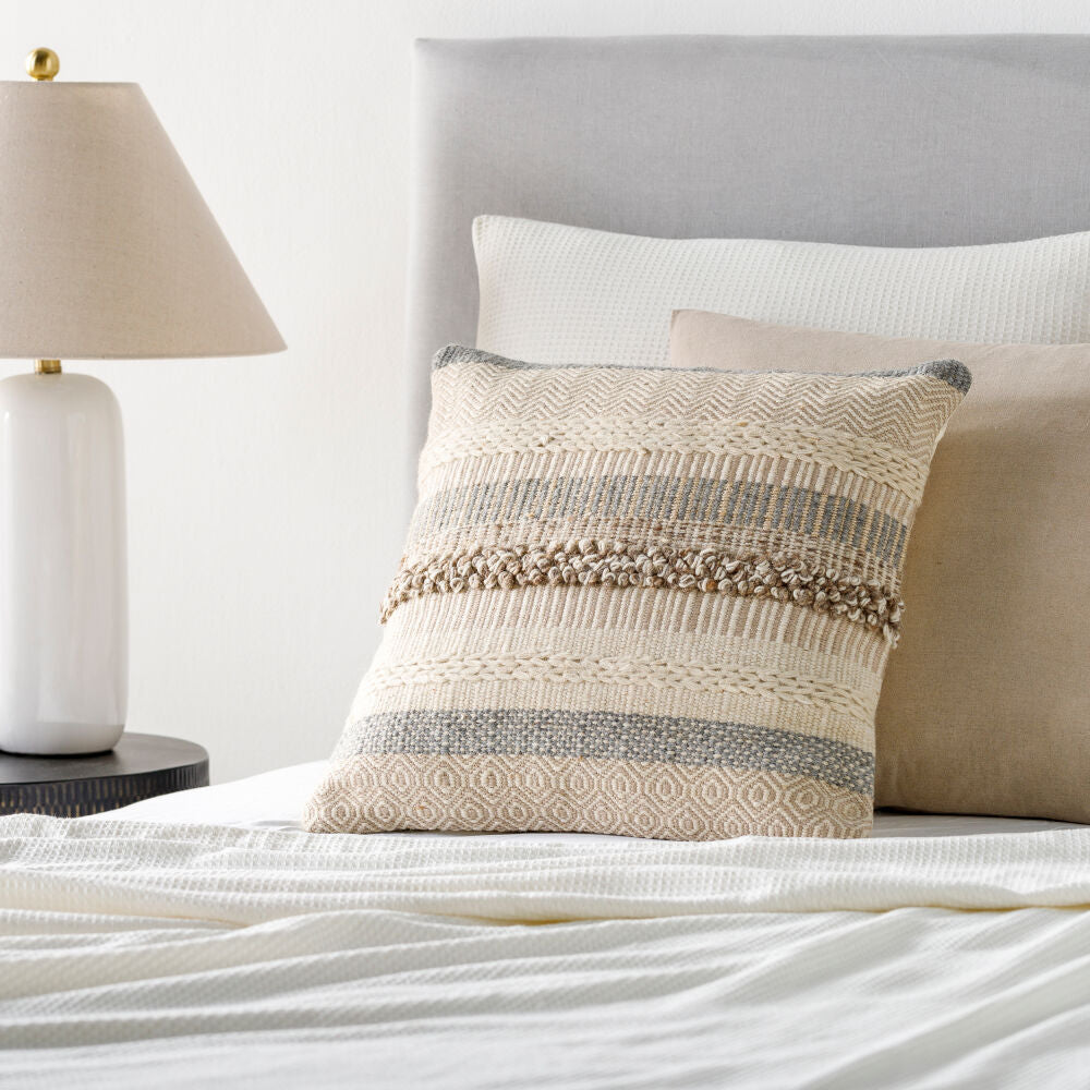 Lorens Accent Pillow LNS-001 - styleshot