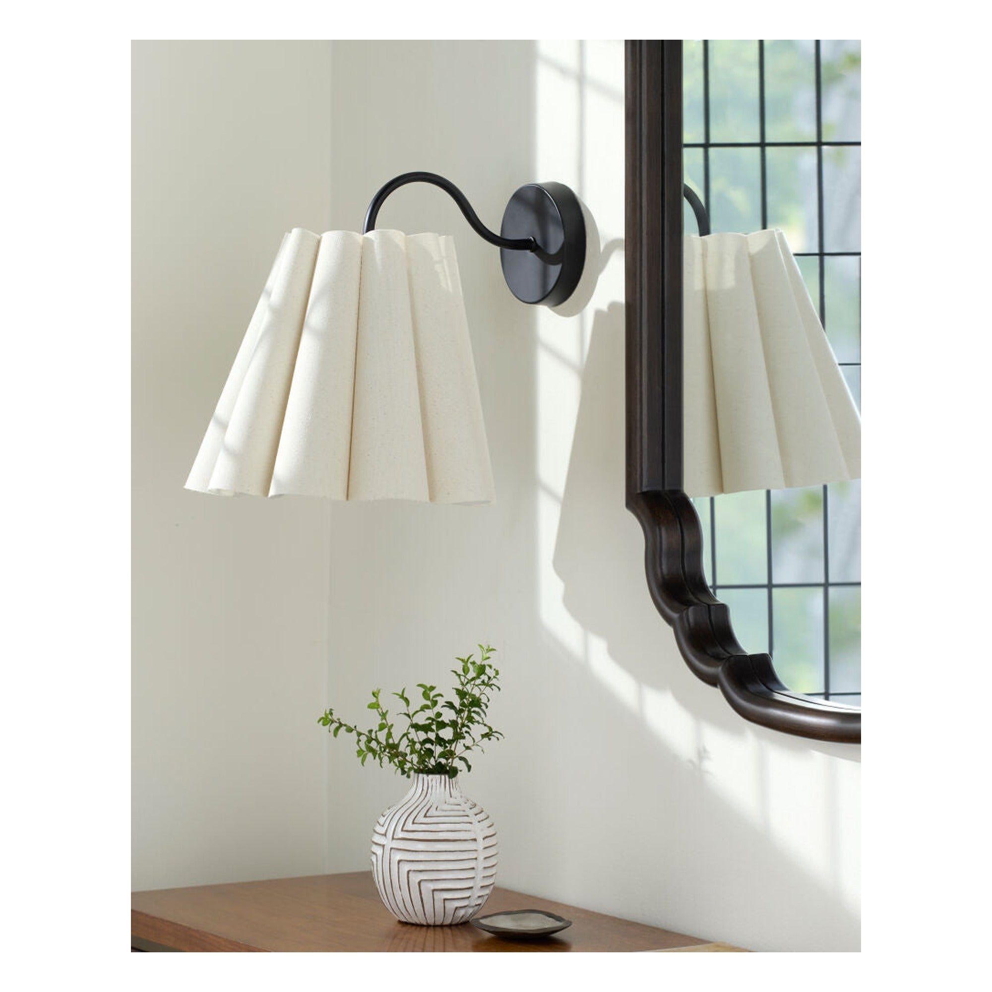 Mirette Wall Sconce MRTE-002 - styleshot