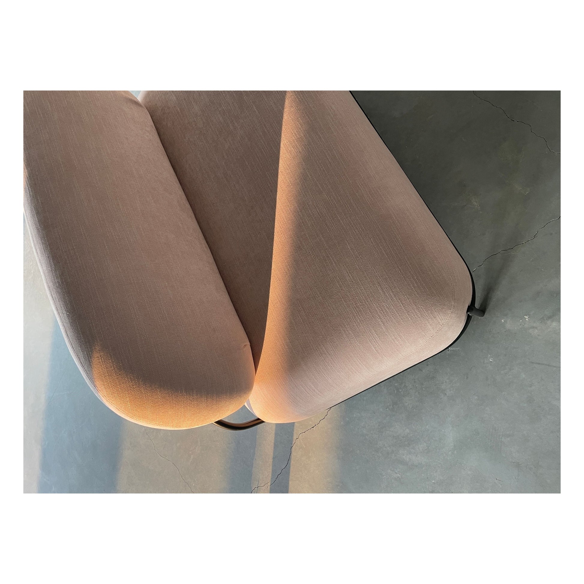 Oshi Loveseat by Mobital - image 2