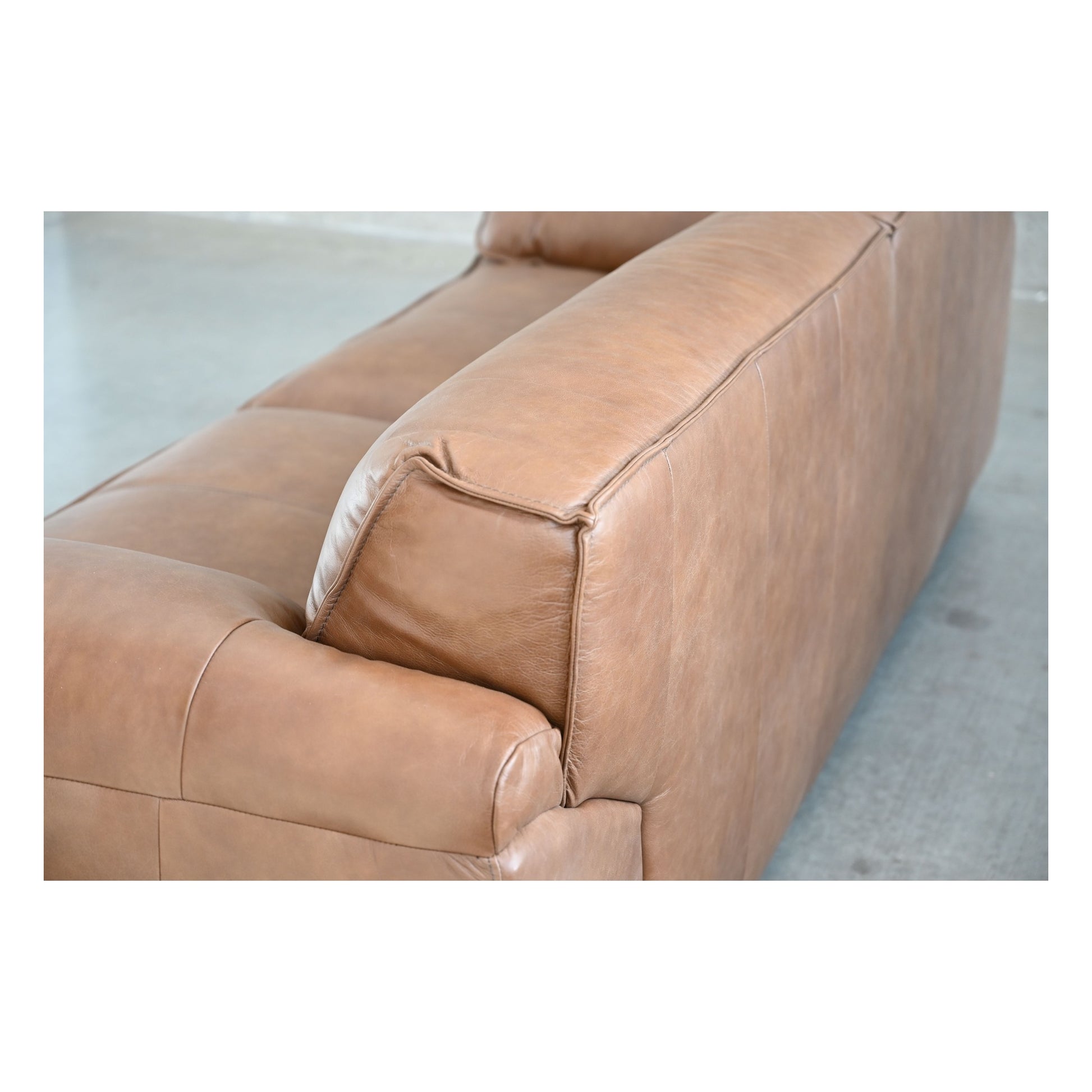 Osta Sofa by Mobital - image 5