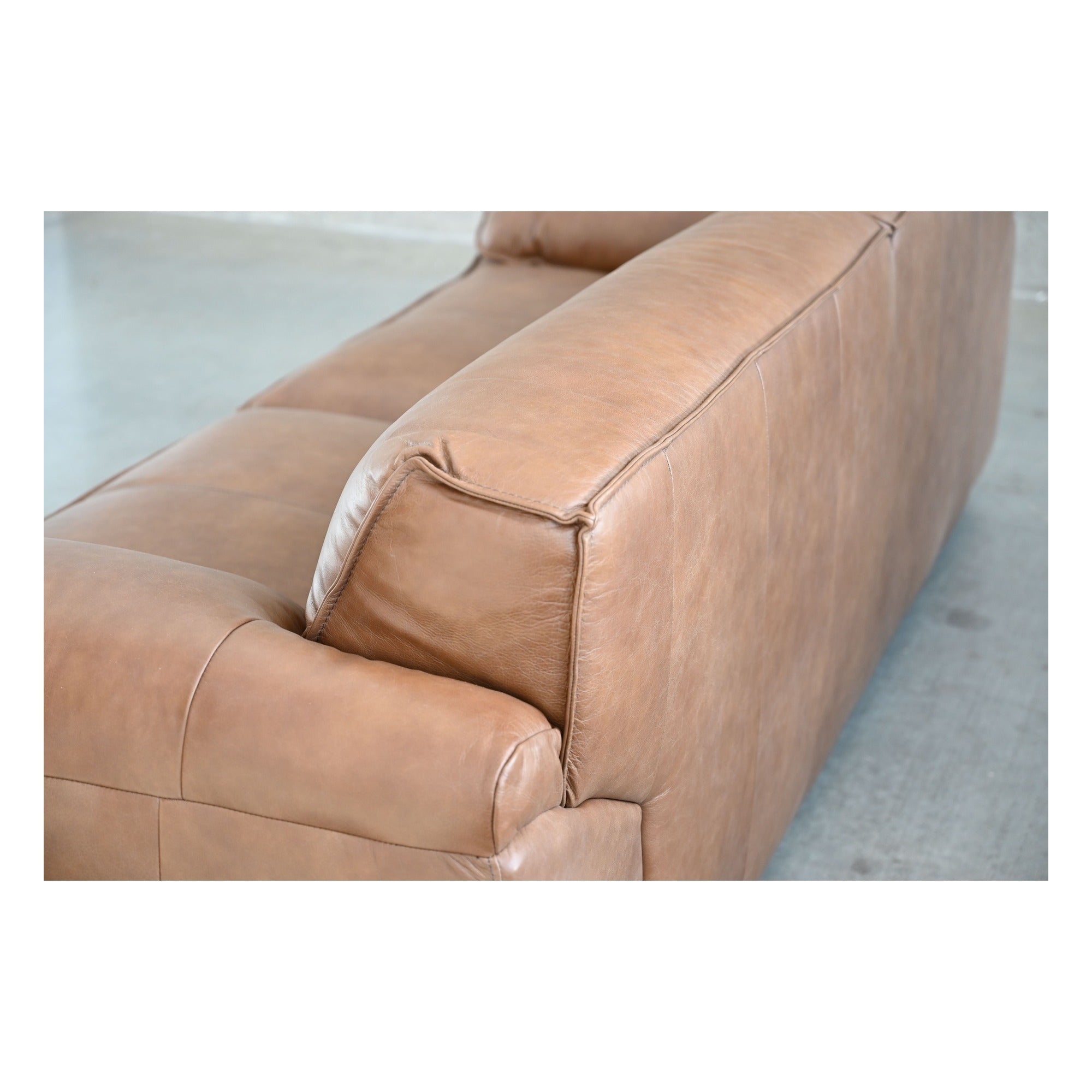 Osta Sofa by Mobital - image 5