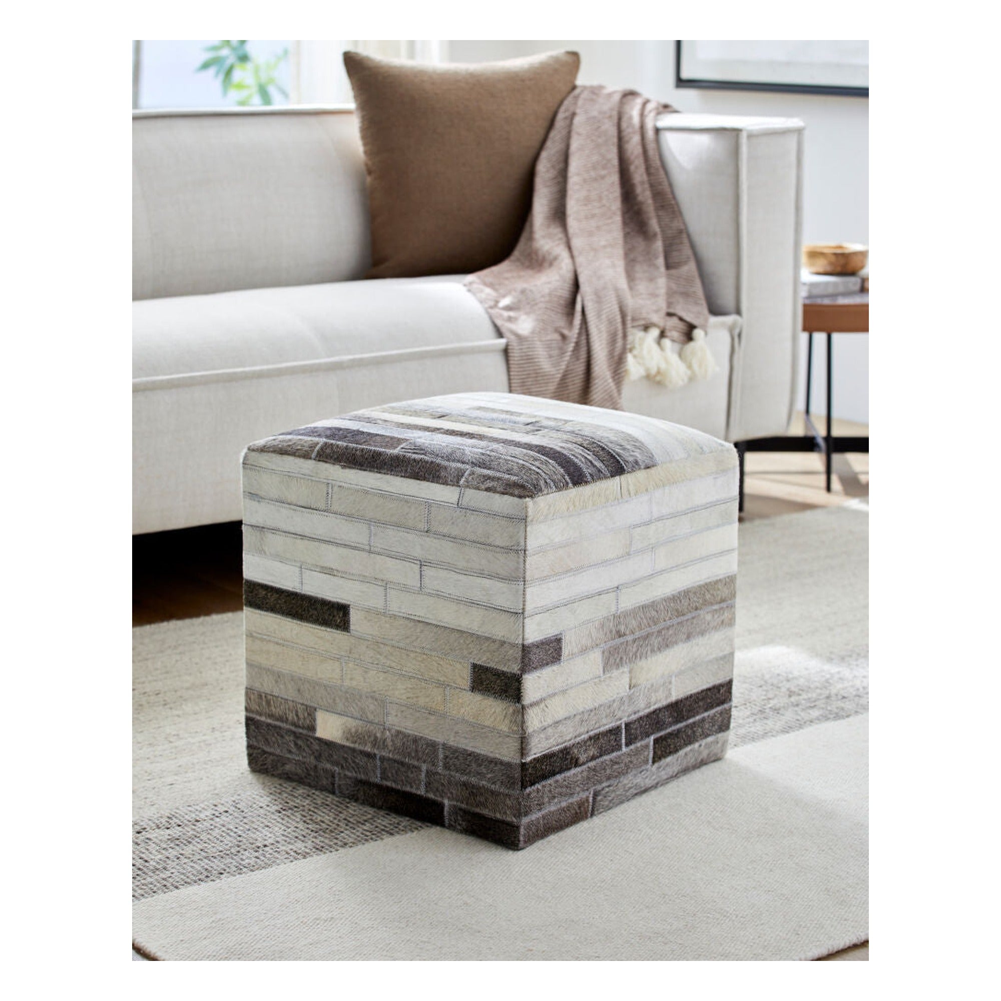 Appalachian Ottoman POUF-243 - styleshot