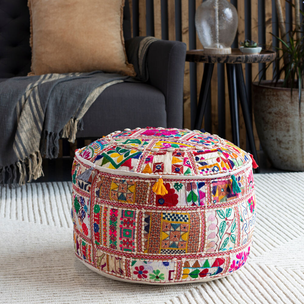 Karma Pouf - styleshot