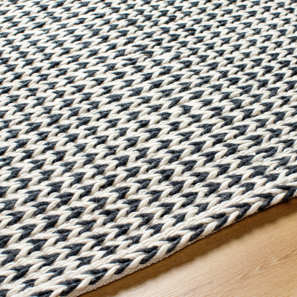 Sundance Black/Ivory Handmade Rug - texture