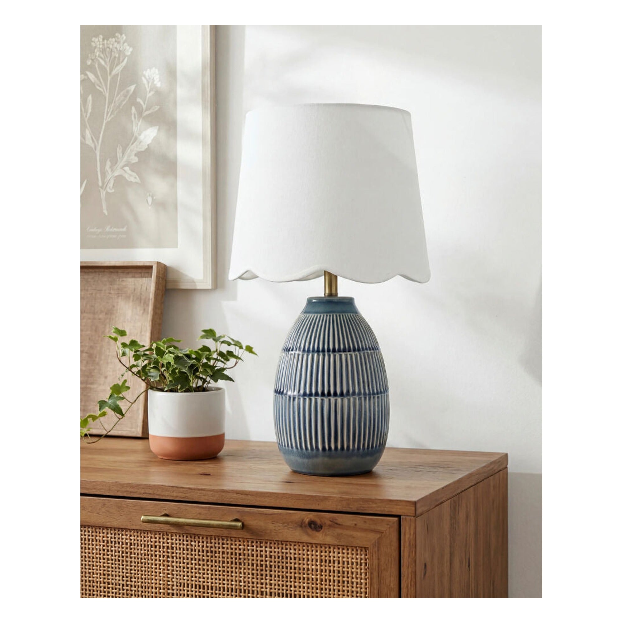 Soleny Accent Table Lamp SLNY-012 - styleshot