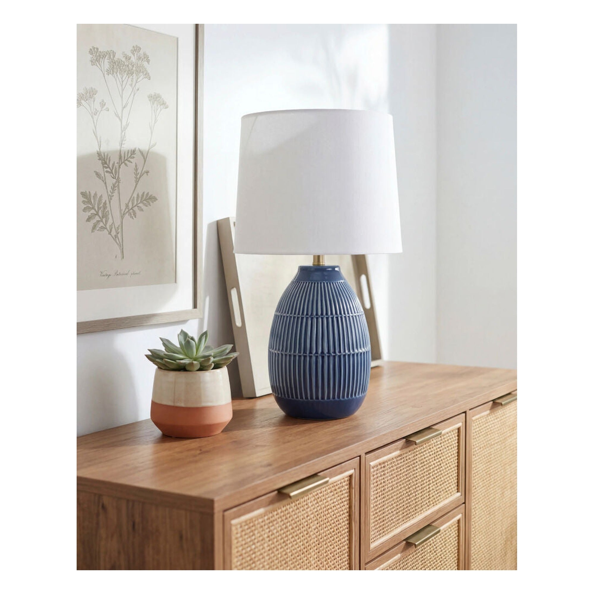 Soleny Accent Table Lamp SLNY-020 - styleshot