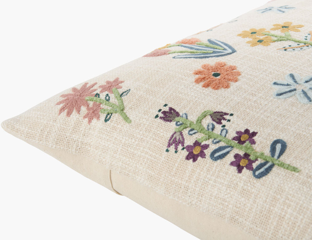 Sunniva Accent Pillow - corner