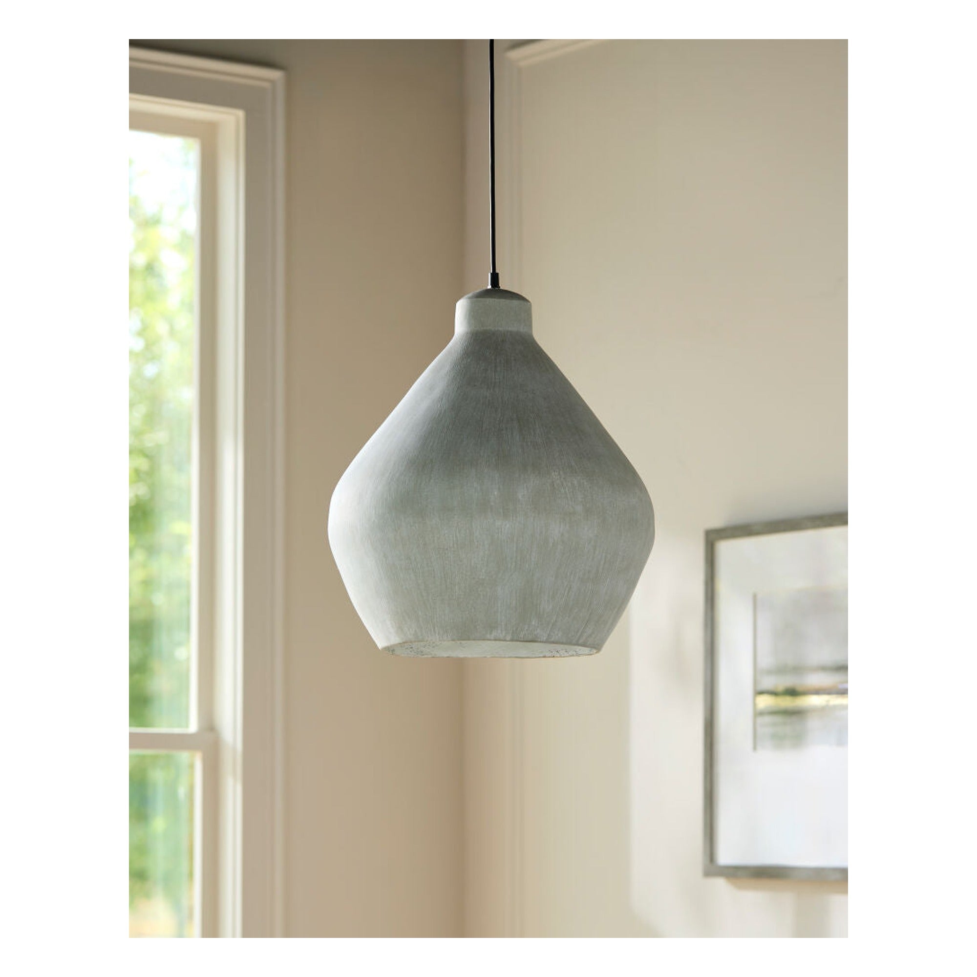 Tokarahi Pendant TKR-001 - styleshot