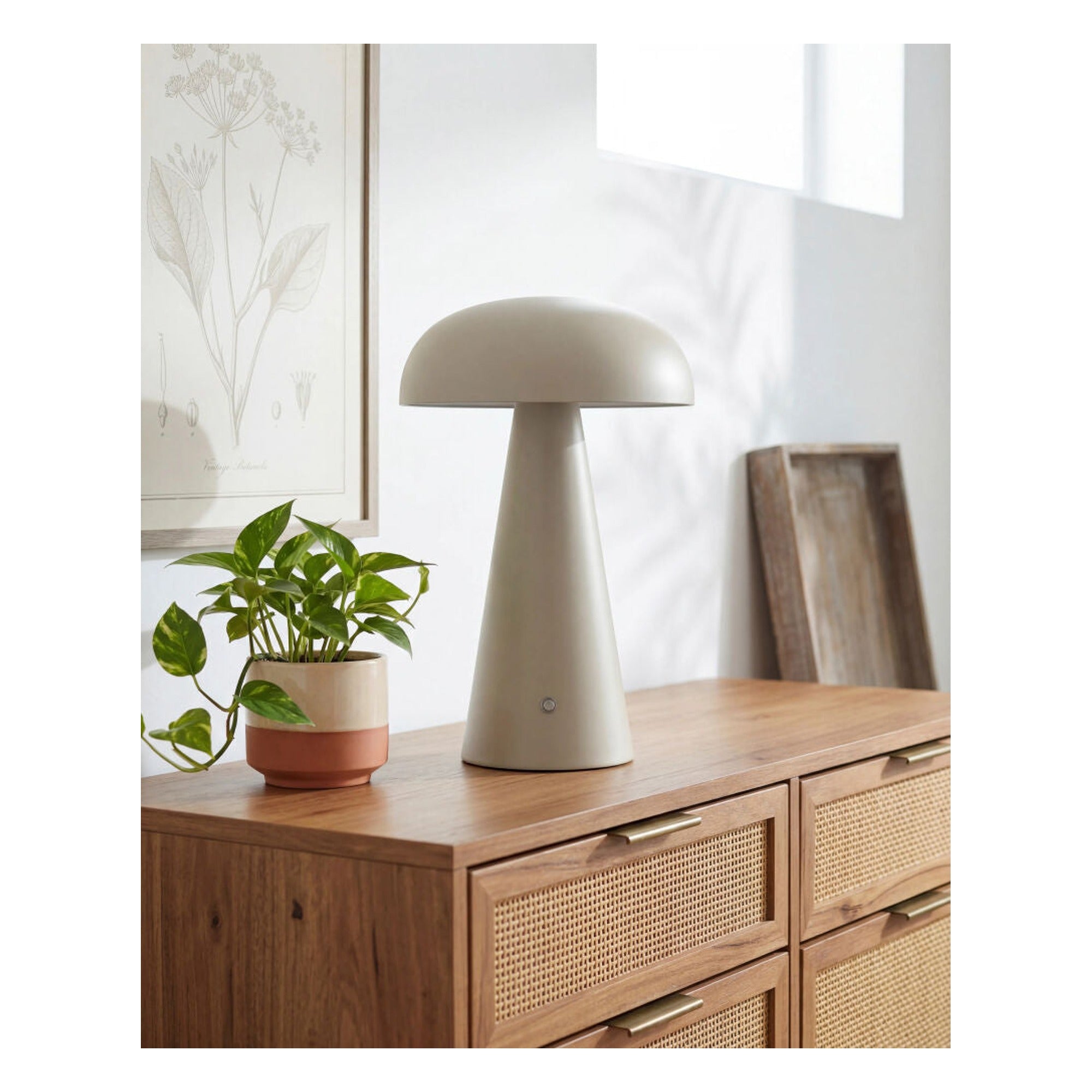 Umbra Accent Table Lamp UMR-009 - styleshot