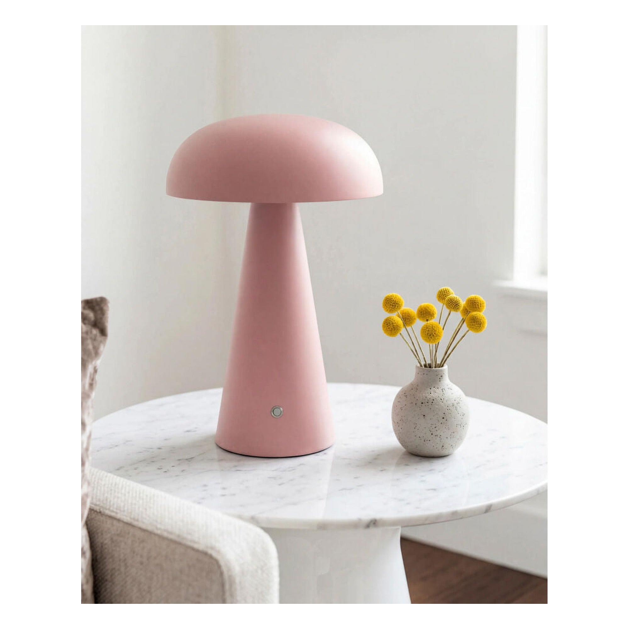 Umbra Accent Table Lamp UMR-013 - styleshot