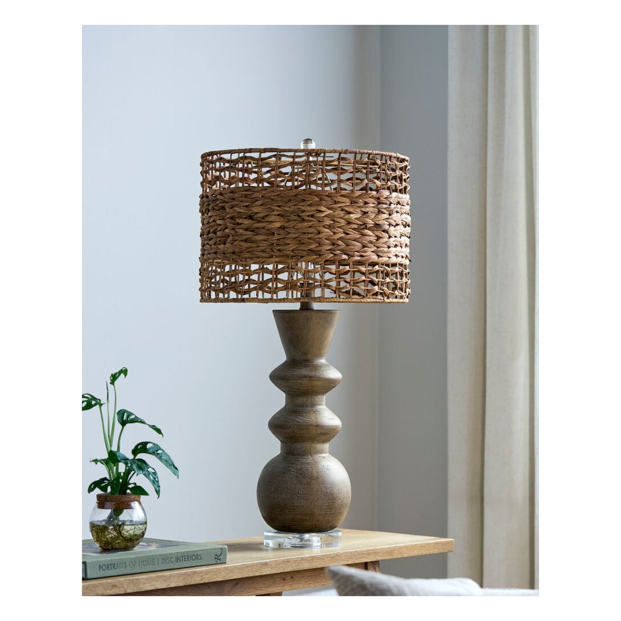 Vedruna Accent Table Lamp VDR-004 - styleshot