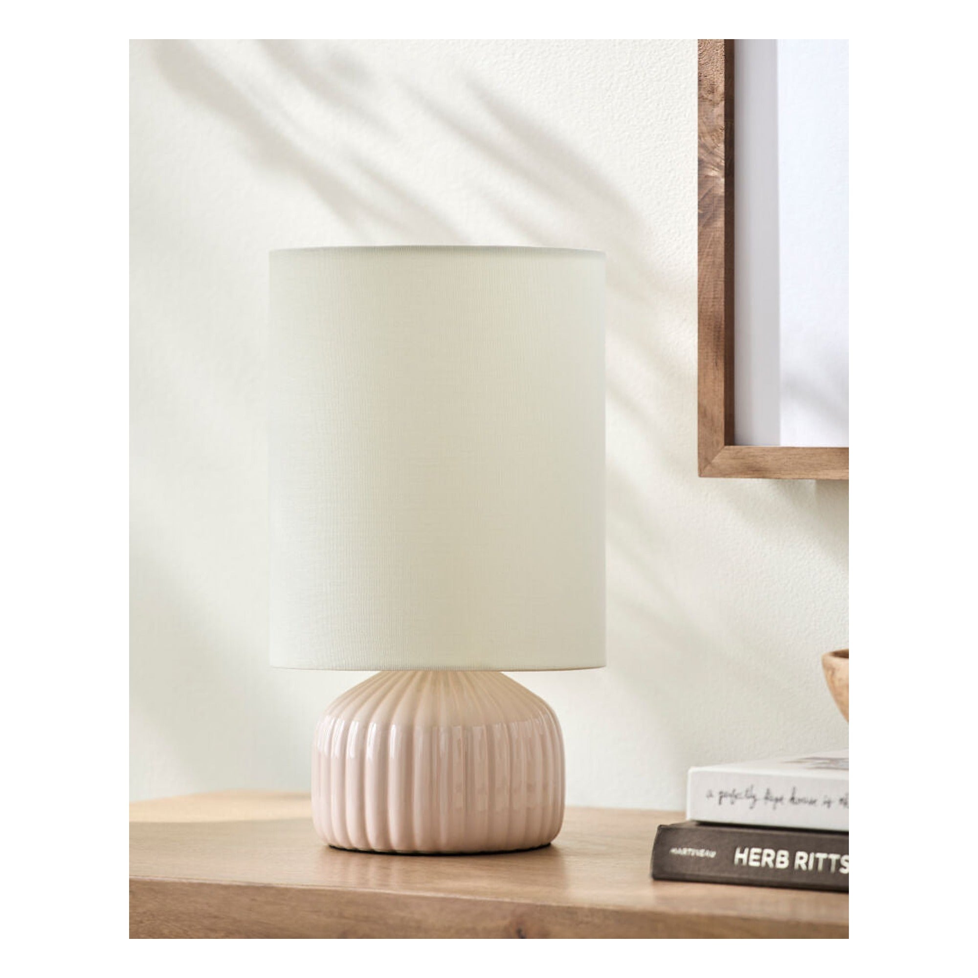 Vadso Accent Table Lamp VDS-010 - styleshot