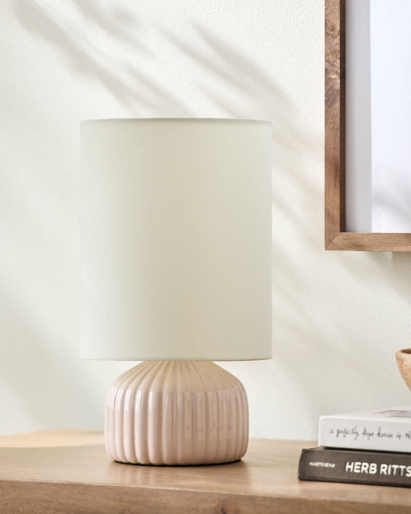 Vadso Accent Table Lamp VDS-010 - styleshot