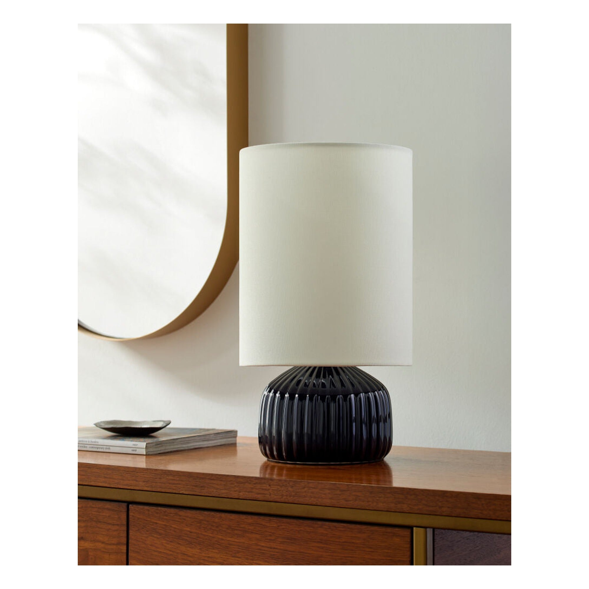 Vadso Accent Table Lamp VDS-011 - styleshot
