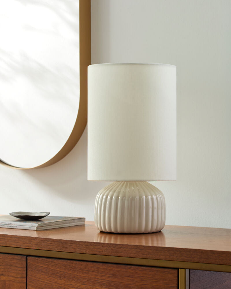 Vadso Accent Table Lamp VDS-012 - styleshot