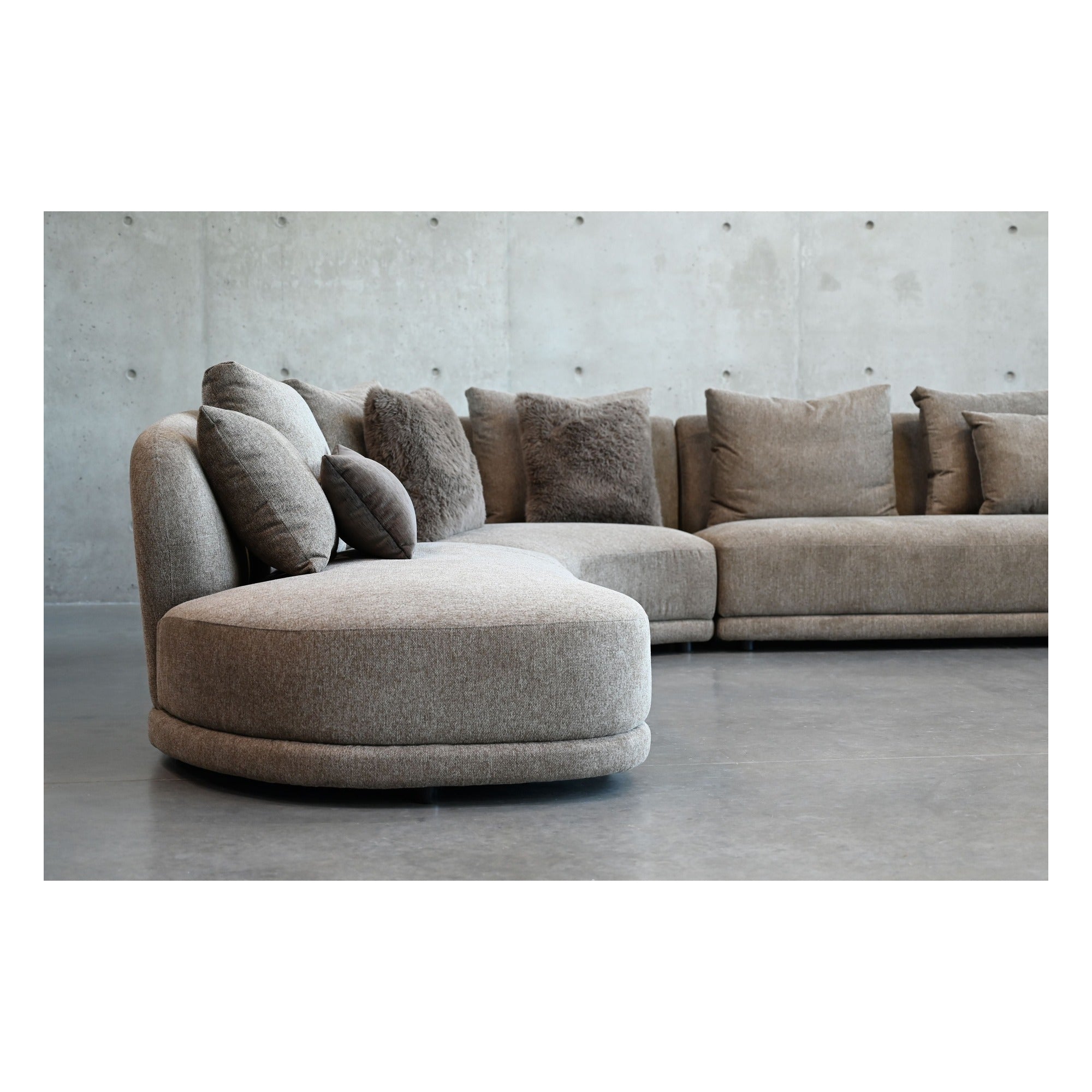 Voltaire Sectional RSF Chaise by Mobital - image 2