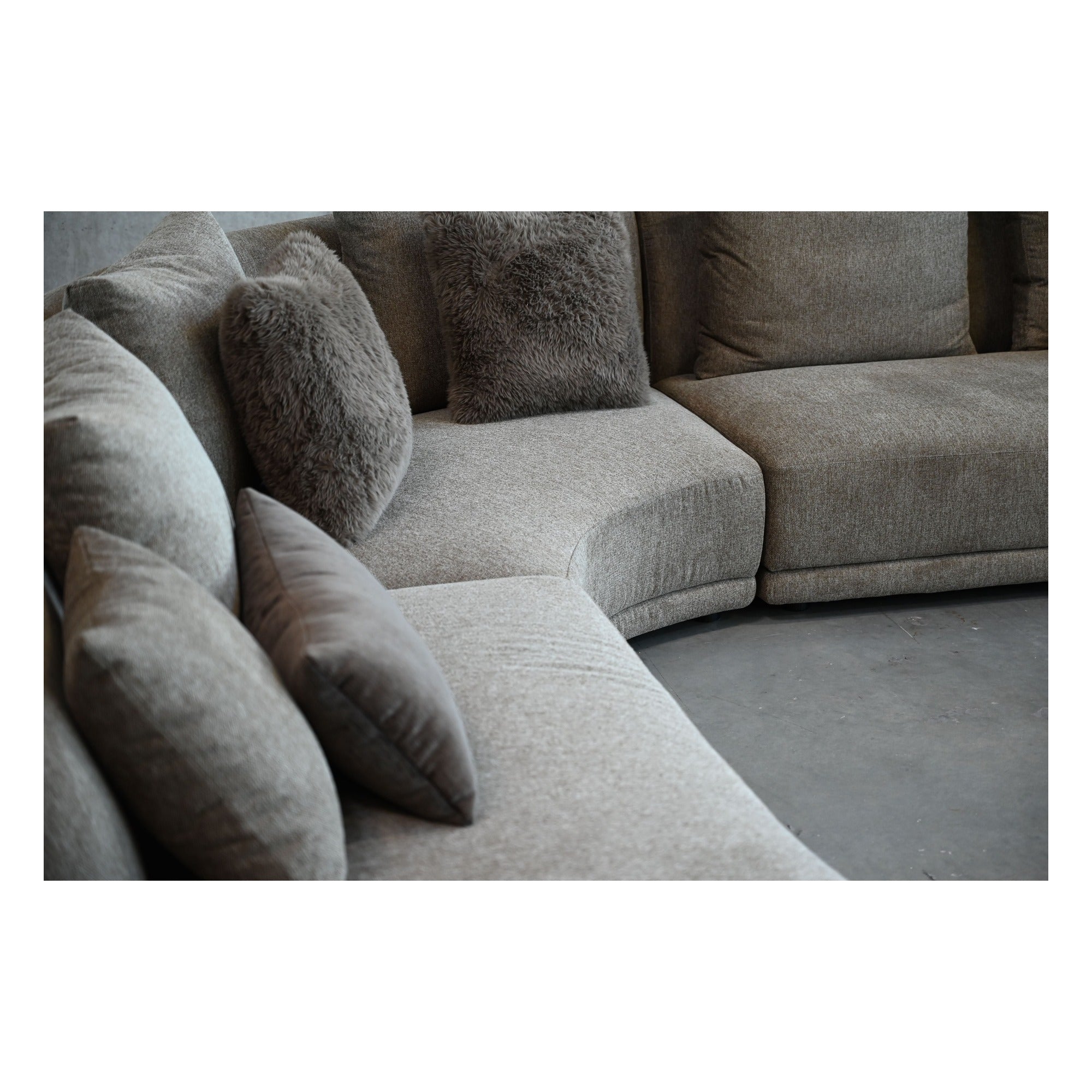 Voltaire Sectional RSF Chaise by Mobital - image 3