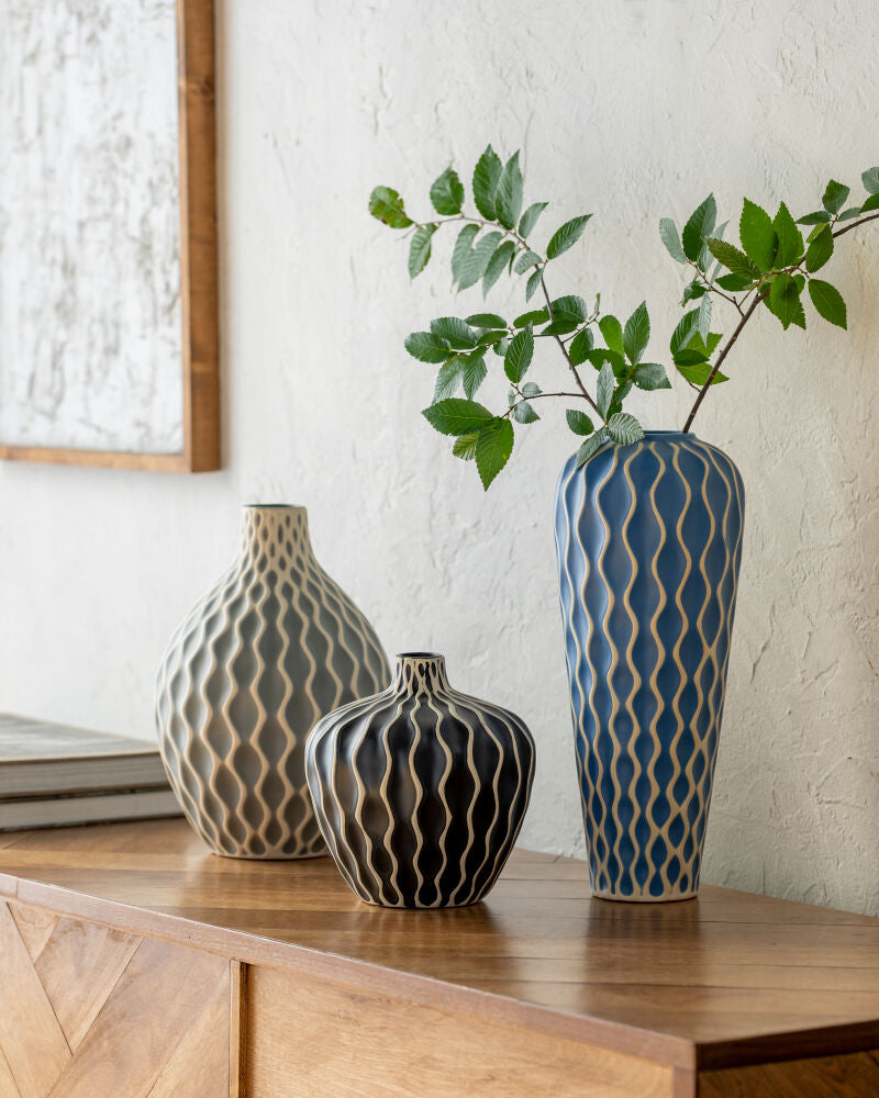 Waves Vase WVS-002 - styleshot