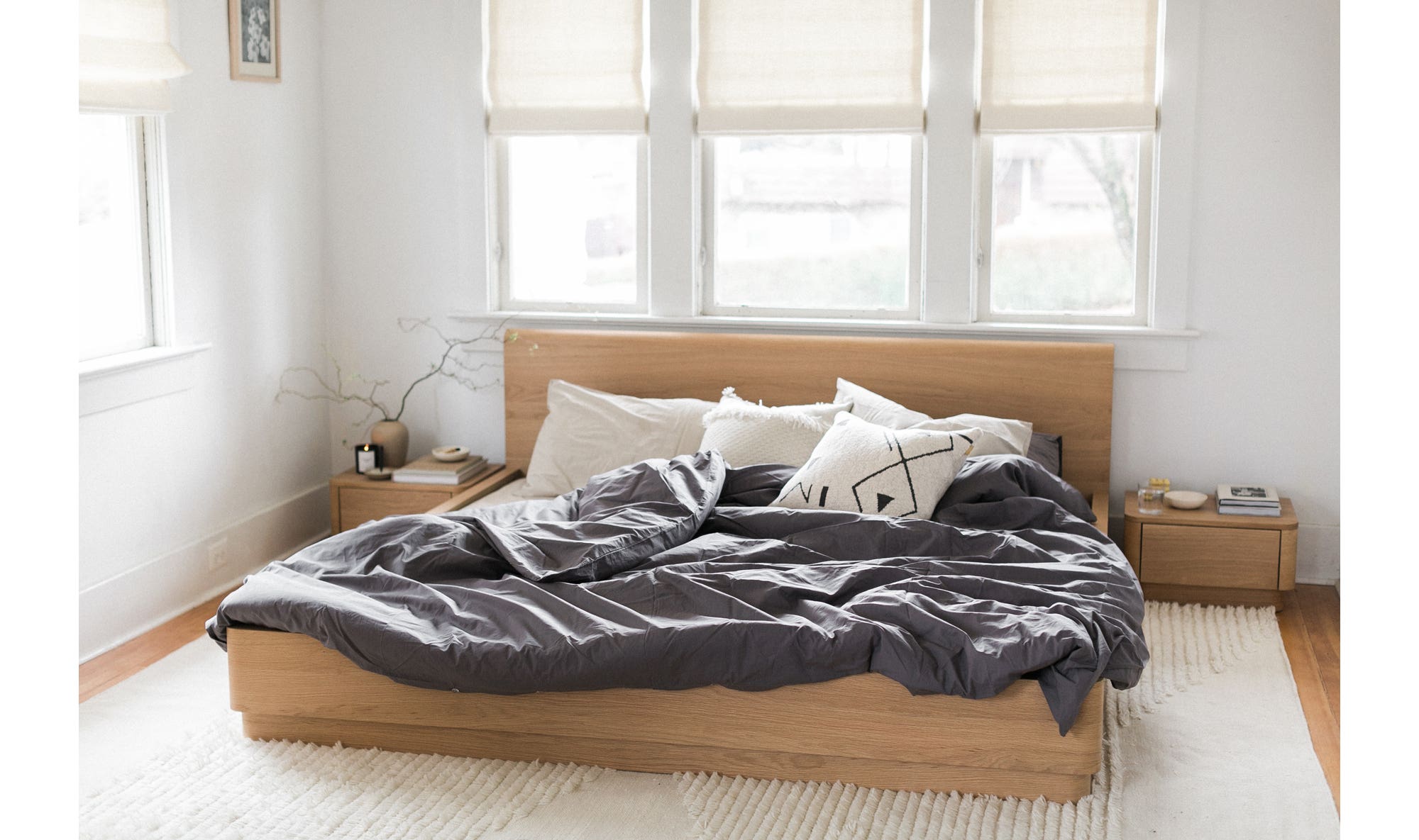 Round Off Queen Bed Light Oak Brown by Moe's Home Collection - view 4